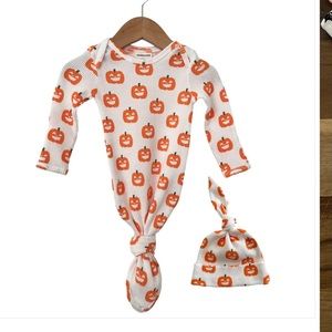 EUC spearmint baby 0-3 mo waffle gown